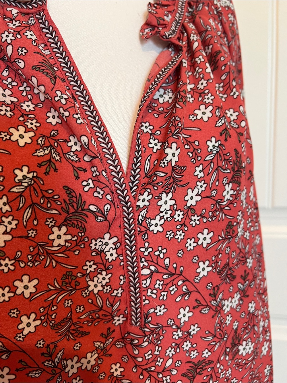 Max Studio 1X Coral Floral Peasant Blouse | Ruffle Split Neck Boho Top Plus Size - Picture 5 of 16
